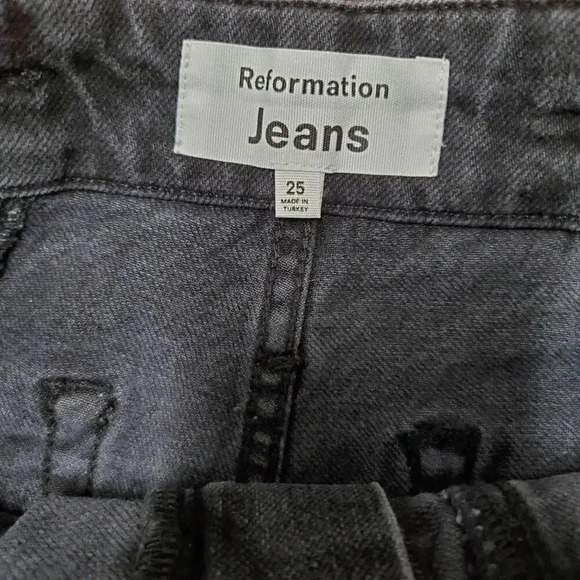 Reformation Eva Seamed High Rise Cheeky Jean Shorts 25 - Picture 8 of 8